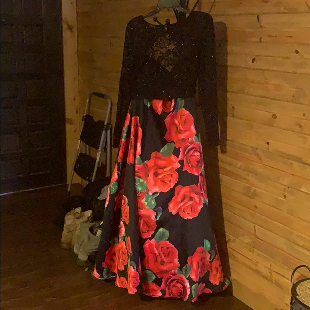 B. Darlin 2 Piece Formal Dress - Juniors 15/16